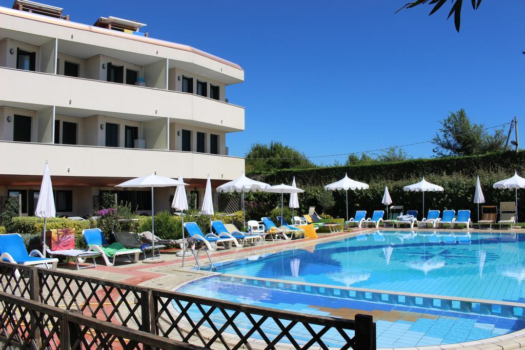 Eurobeach Residence Каваллино Экстерьер фото